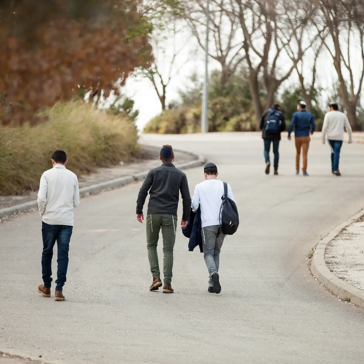 תלמידים הלומדים תואר בחינוך בקמפוס אלון שבות של המכללה האקדמית הרצוג