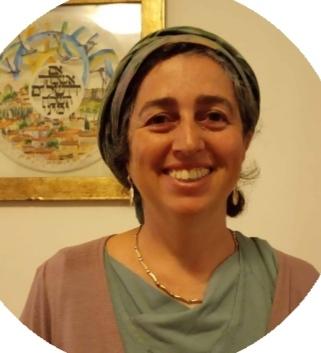 מיכל שרייבר מרצה בחוג לתרפיות באומנות במכללה האקדמית הרצוג