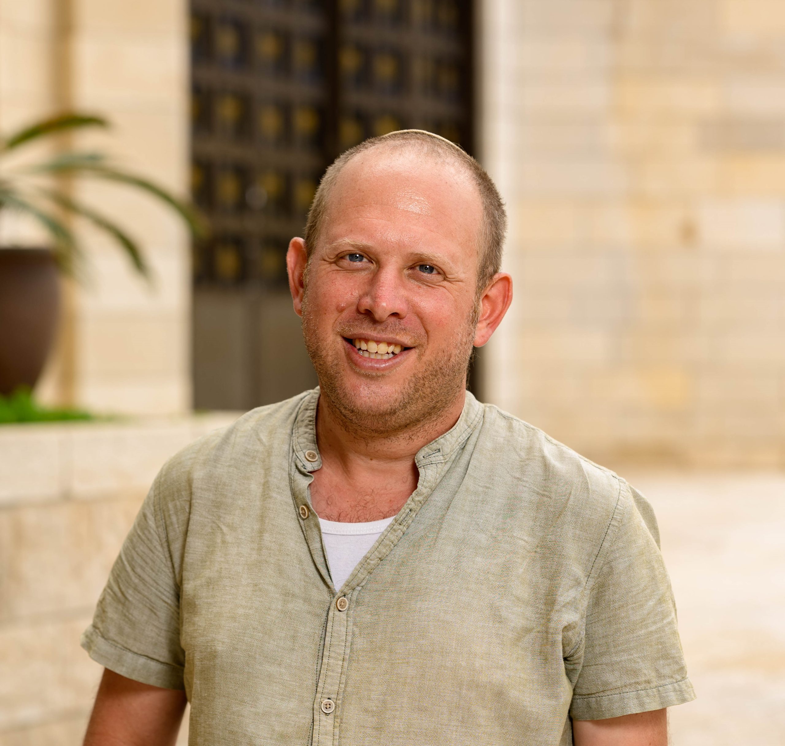 נדב פרנקל מלמד תנ"ך במכללת הרצוג